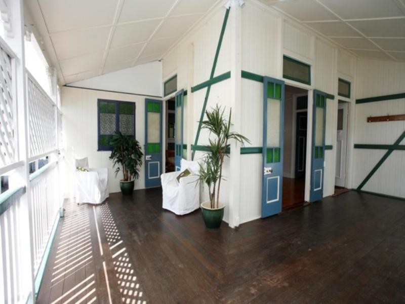 36 Hughes Street, Hermit Park QLD 4812