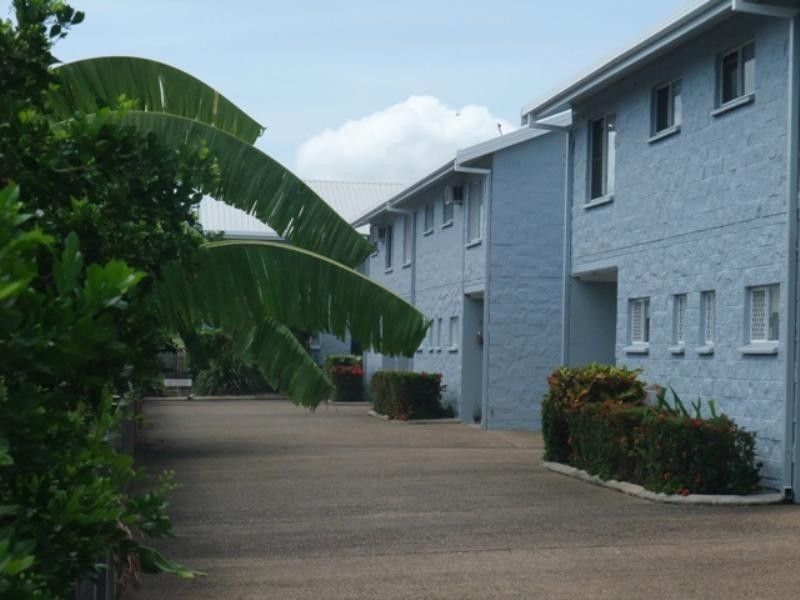 4/10 Sooning Street, Hermit Park QLD 4812