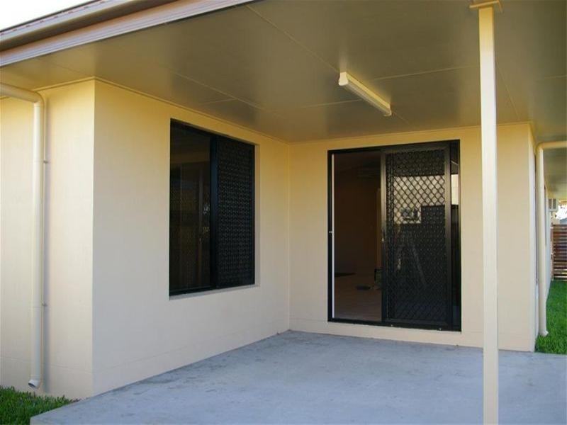 16 Eshelby Street, Bushland Beach QLD 4818