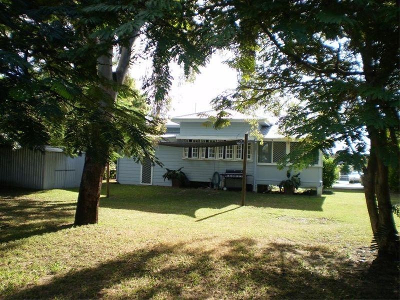 11 Whyte Street, Hermit Park QLD 4812