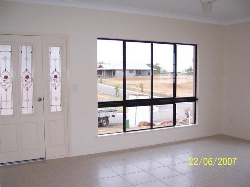 2 Phantom Place CRESTBROOK, Mount Louisa QLD 4814