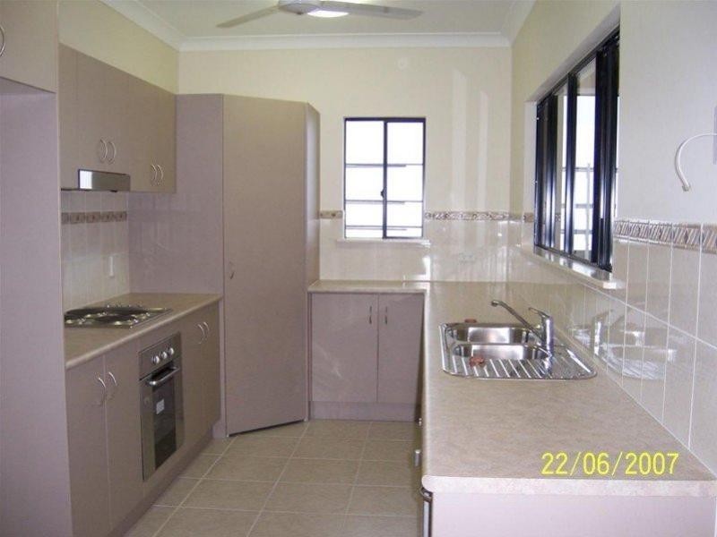 2 Phantom Place CRESTBROOK, Mount Louisa QLD 4814