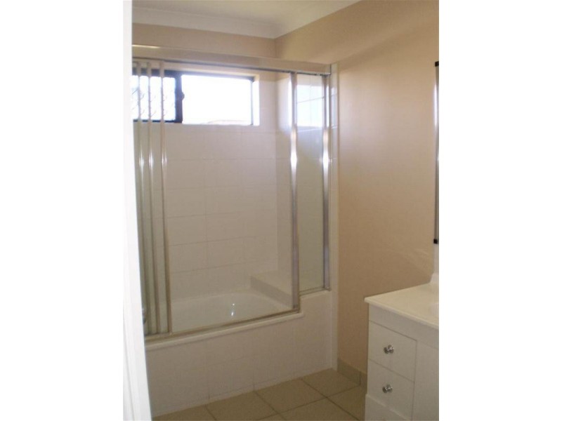 16 Eshelby Street, Bushland Beach QLD 4818