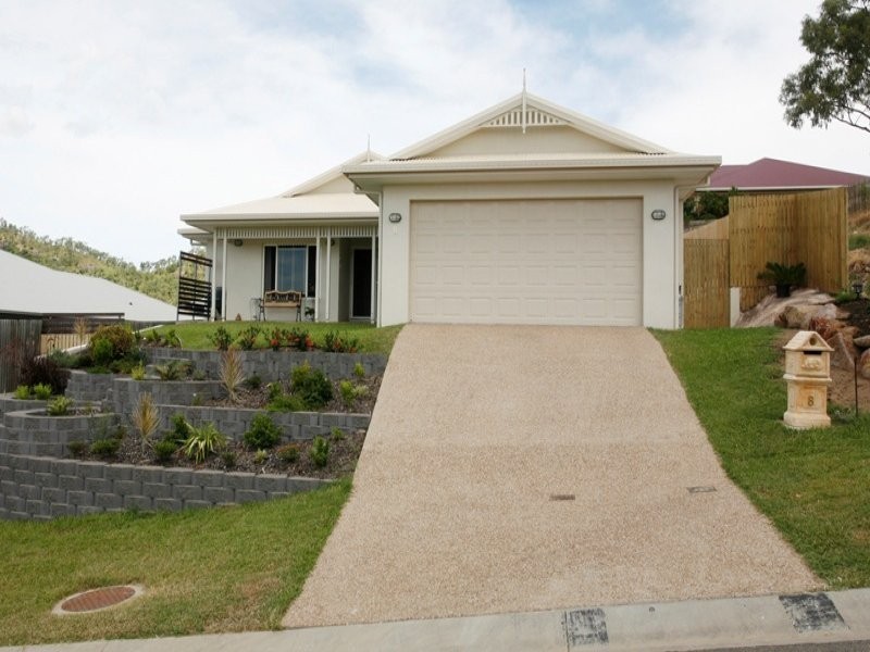 8 Palomar Court, Mount Louisa QLD 4814