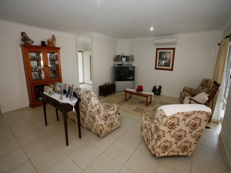 8 Palomar Court, Mount Louisa QLD 4814