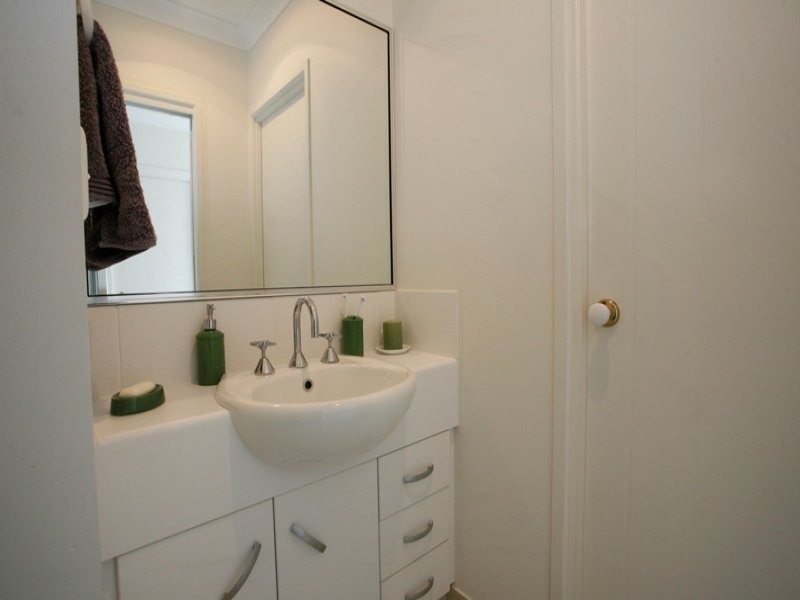 8 Palomar Court, Mount Louisa QLD 4814