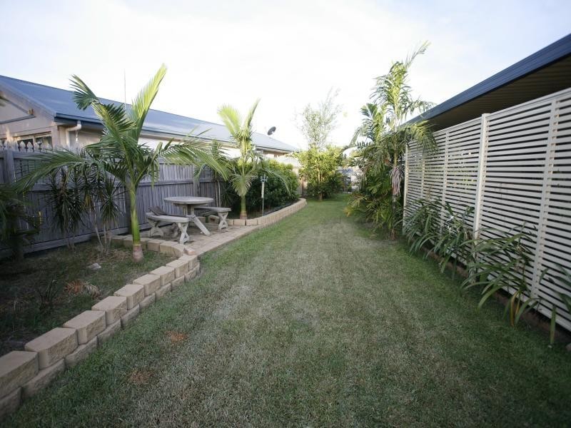 1 Gernika Court, Bushland Beach QLD 4818