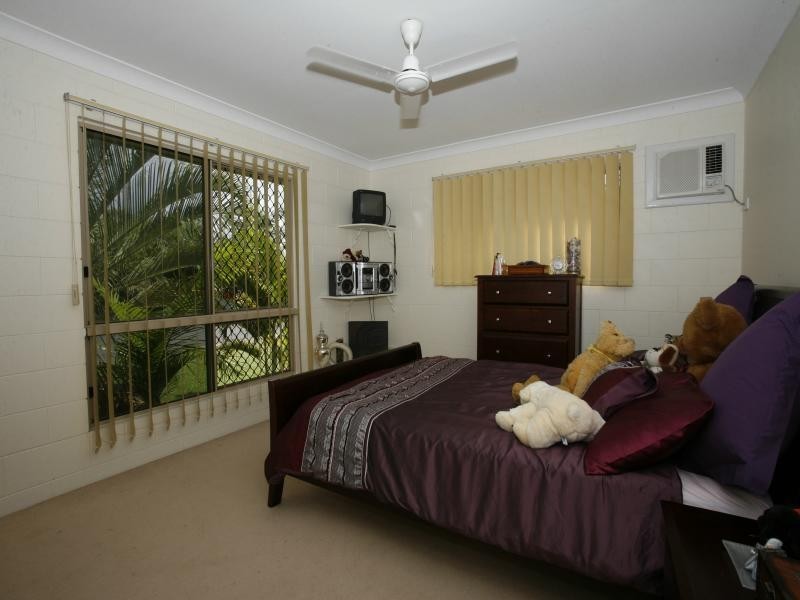 1 Gernika Court, Bushland Beach QLD 4818