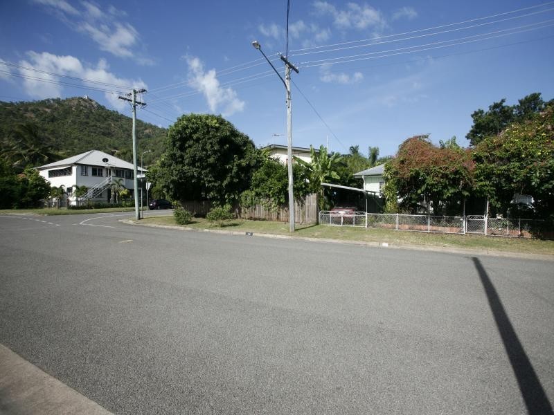 11 Margaret Street, West End, Townsville QLD 4810