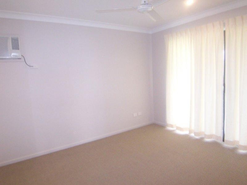 10 Seabrook Circuit, Bushland Beach QLD 4818