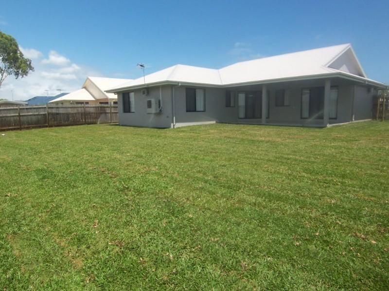 10 Seabrook Circuit, Bushland Beach QLD 4818