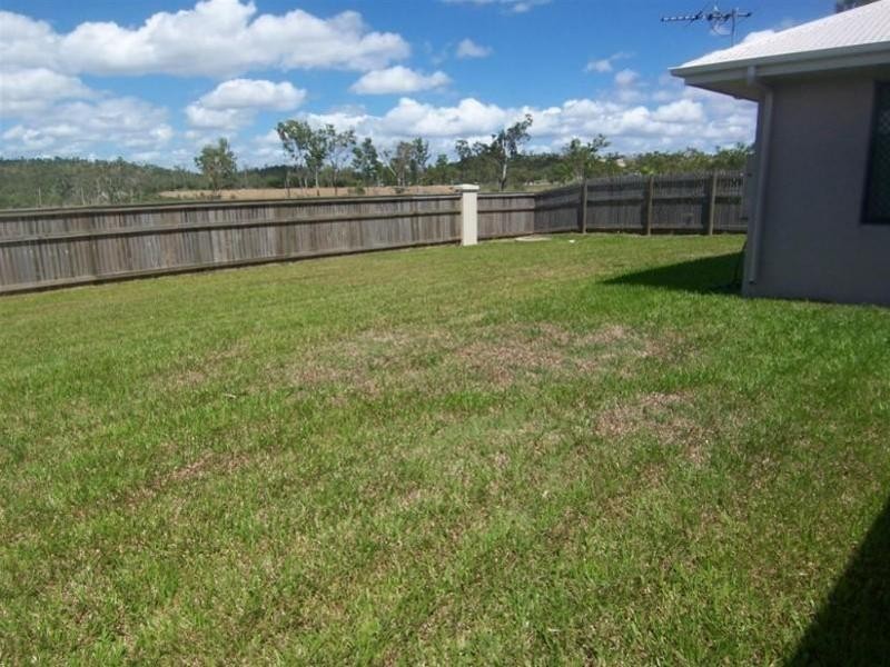 10 Seabrook Circuit, Bushland Beach QLD 4818