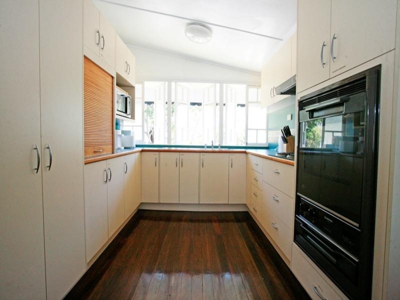 24 NINTH Avenue, Railway Estate QLD 4810