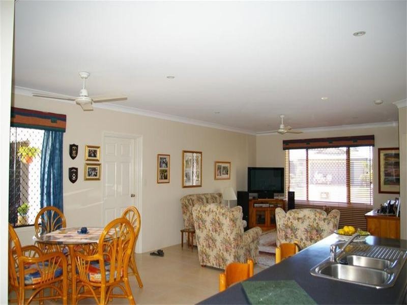 7 St Albans Road, Mount Louisa QLD 4814