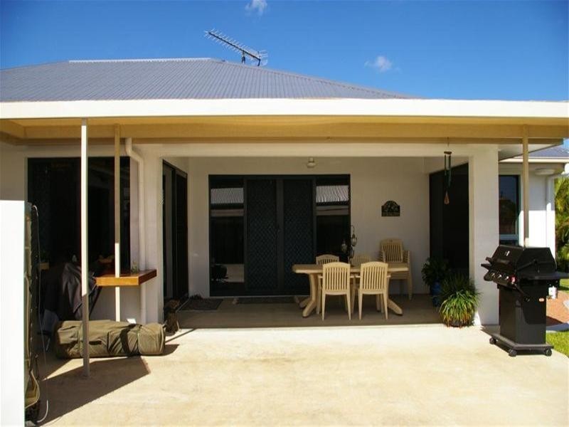 7 St Albans Road, Mount Louisa QLD 4814