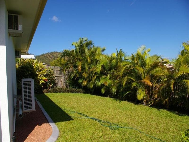 7 St Albans Road, Mount Louisa QLD 4814