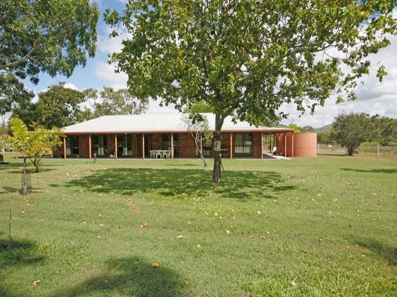 328 Valley Drive, Oak Valley QLD 4811