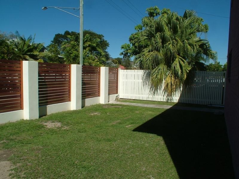 28 Norris Street, Hermit Park QLD 4812