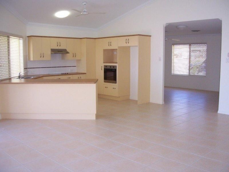 21 Monte Visto Court, Mount Louisa QLD 4814