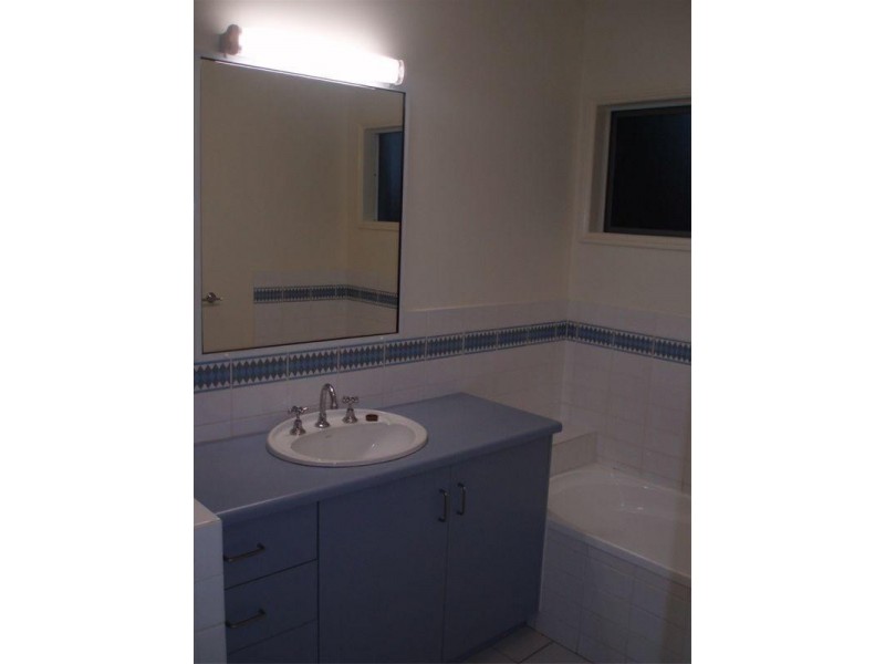 10 Warland Street, Kirwan QLD 4817