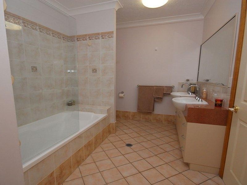 8/23-25 Willmett Street, Townsville City QLD 4810