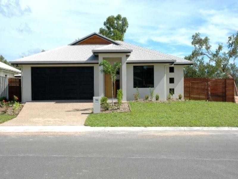 48 Hillock Crescent, Bushland Beach QLD 4818
