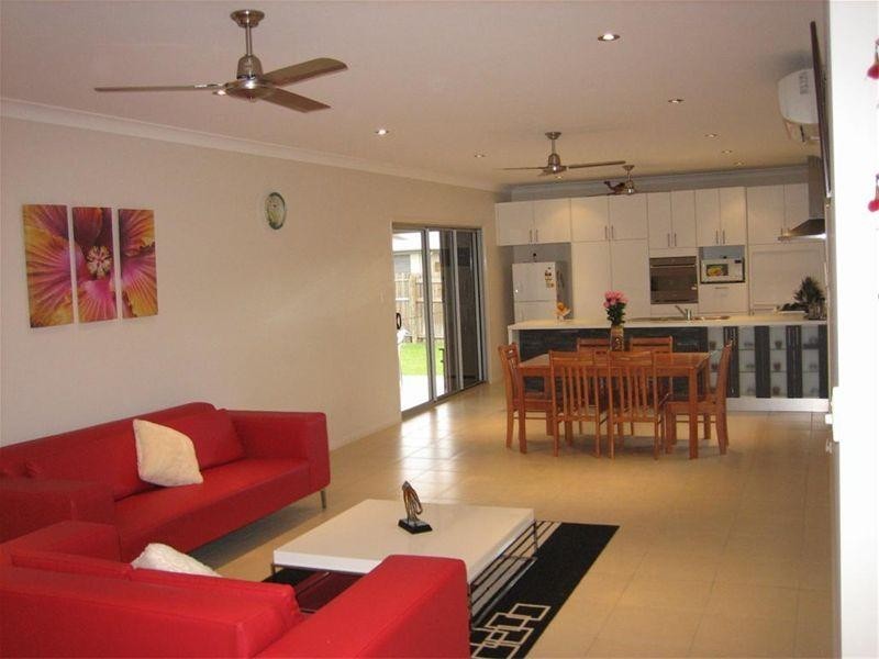 16 Springbrook Parade Fairfield Waters, Idalia QLD 4811