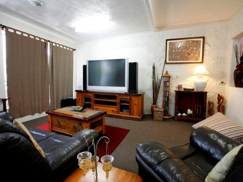 9 Rumbala Court, Bushland Beach QLD 4818