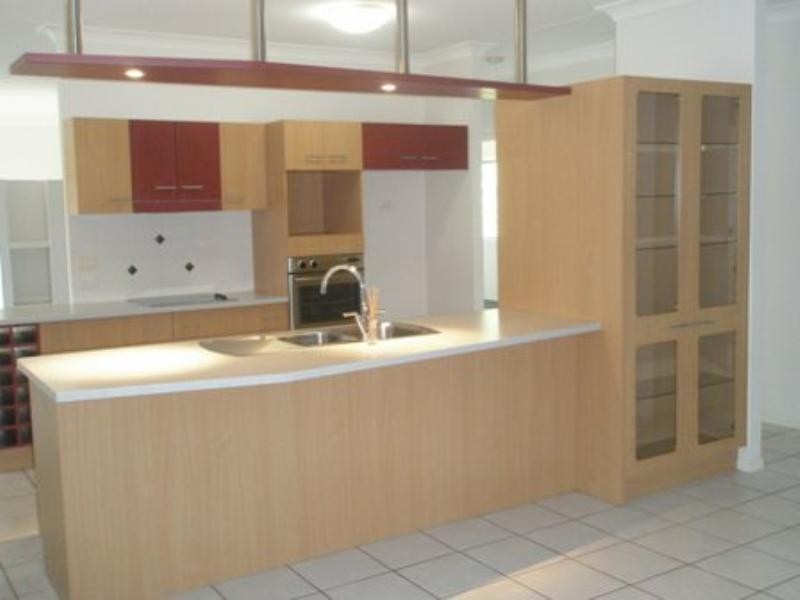 8 Crestbrook Drive, Mount Louisa QLD 4814