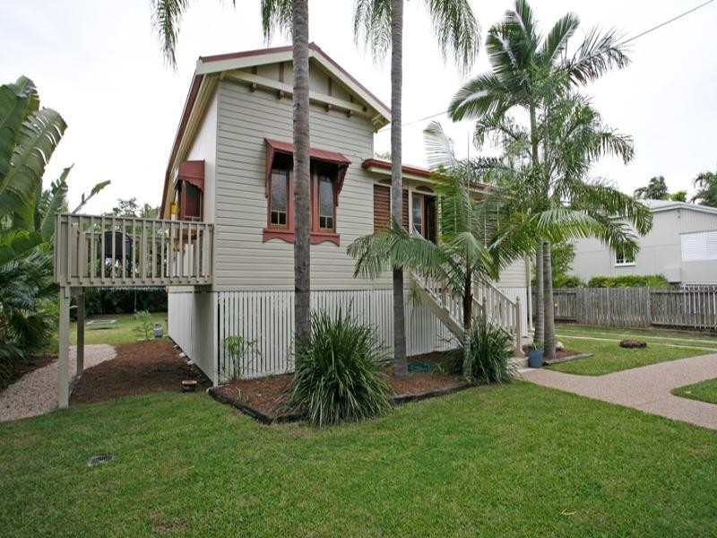 10 Edwards Street, WEST End, Townsville QLD 4810