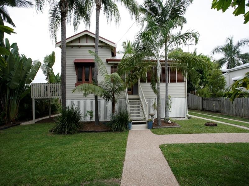 10 Edwards Street, WEST End, Townsville QLD 4810