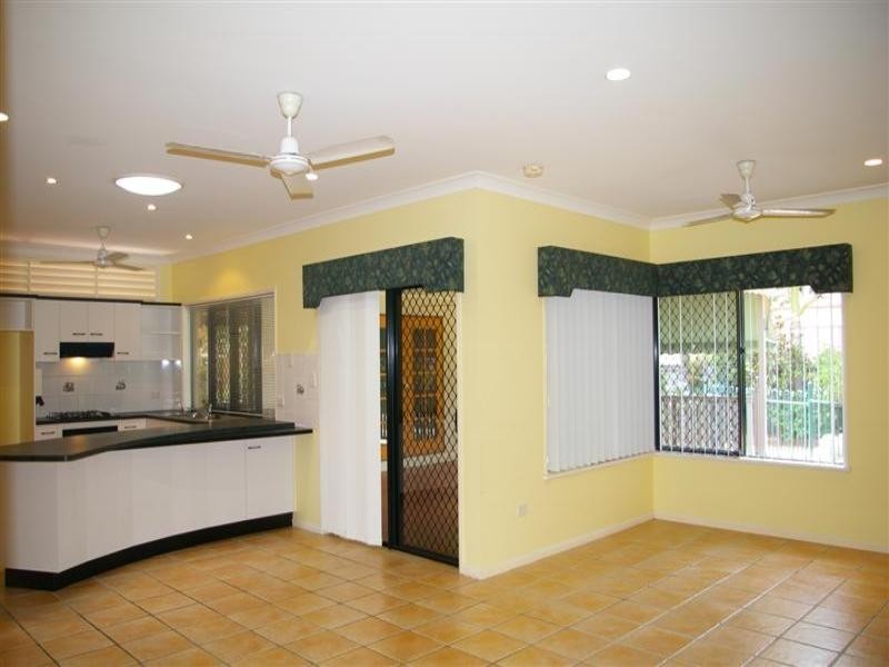 1 Yale Close RIVERSIDE Gardens, Douglas QLD 4814