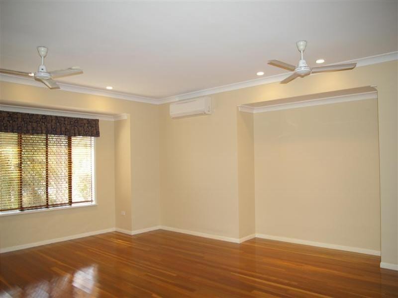 1 Yale Close RIVERSIDE Gardens, Douglas QLD 4814