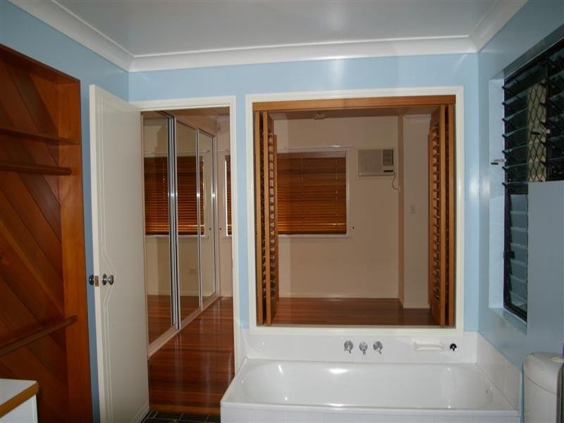 1 Yale Close RIVERSIDE Gardens, Douglas QLD 4814