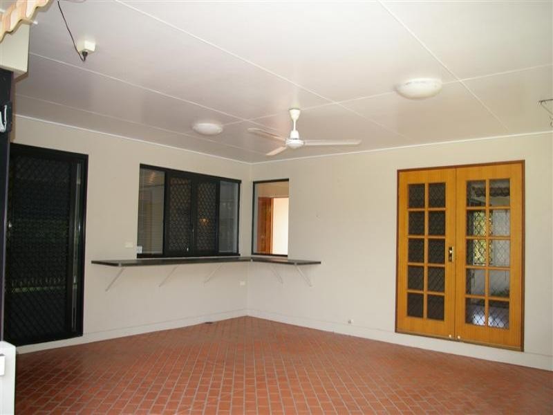 1 Yale Close RIVERSIDE Gardens, Douglas QLD 4814