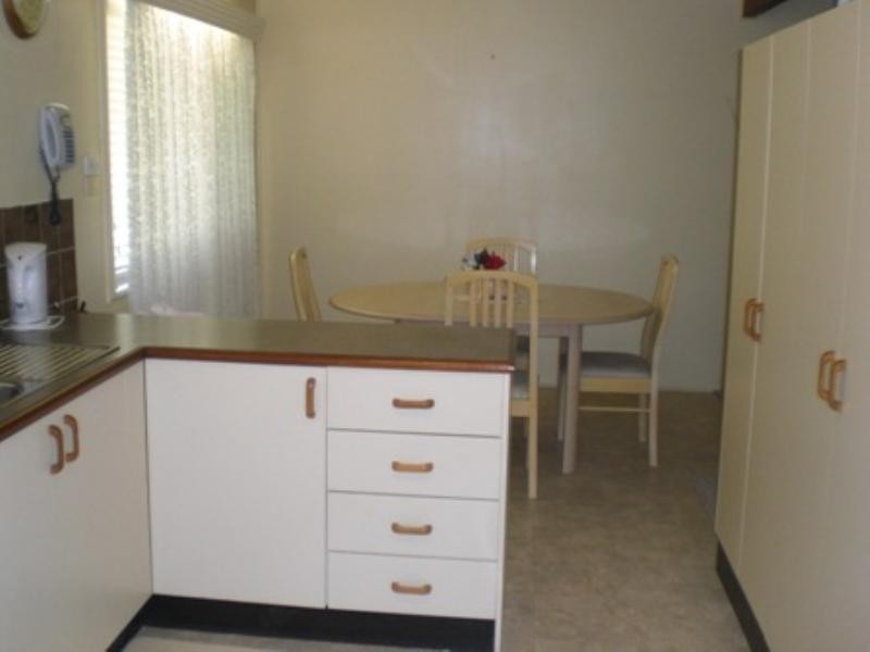 10 Peter Street, Kelso QLD 4815