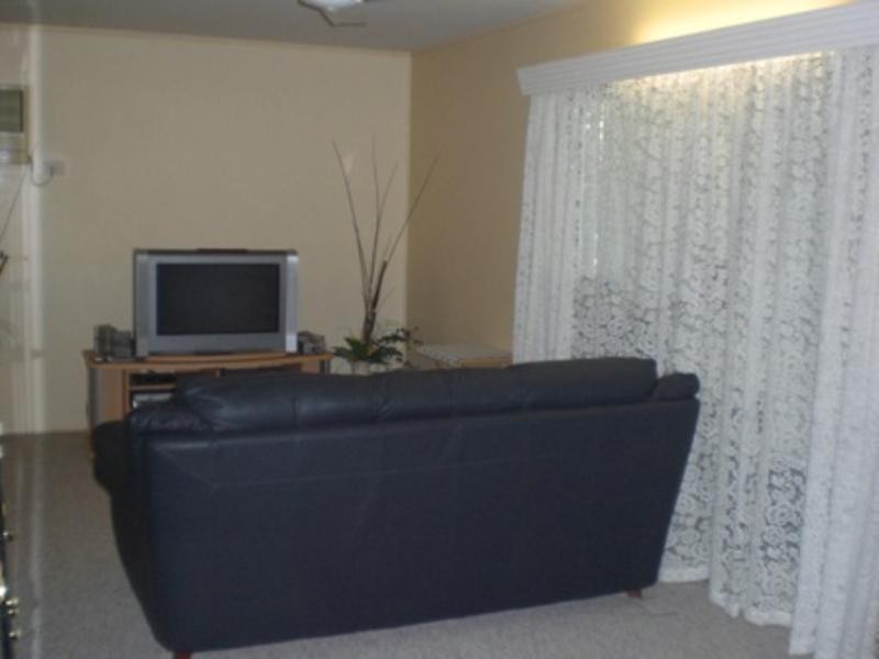 10 Peter Street, Kelso QLD 4815