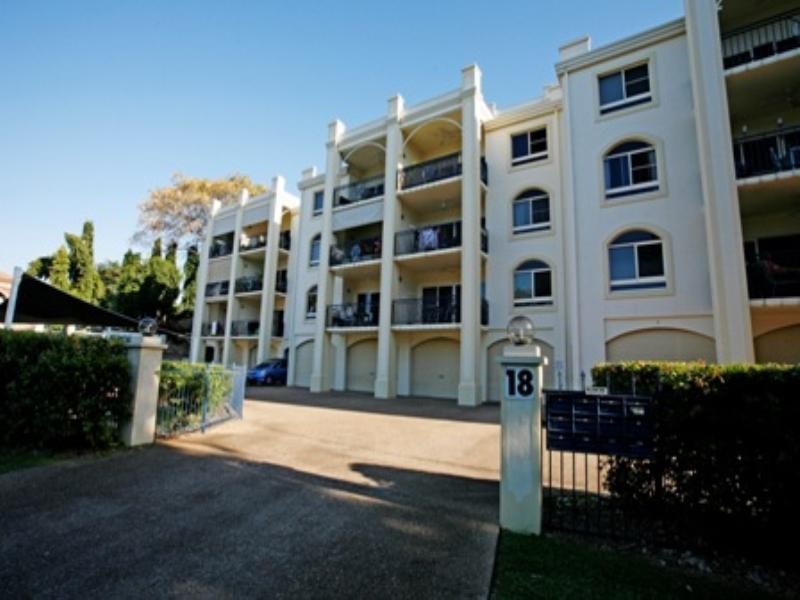 1/18 The Strand, North Ward QLD 4810