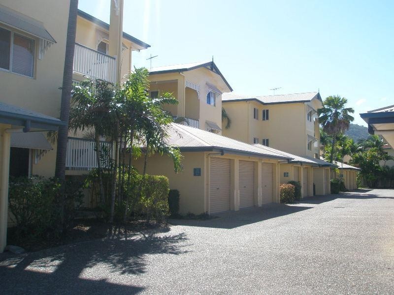 17/24-28 Martinez Avenue, West End QLD 4810