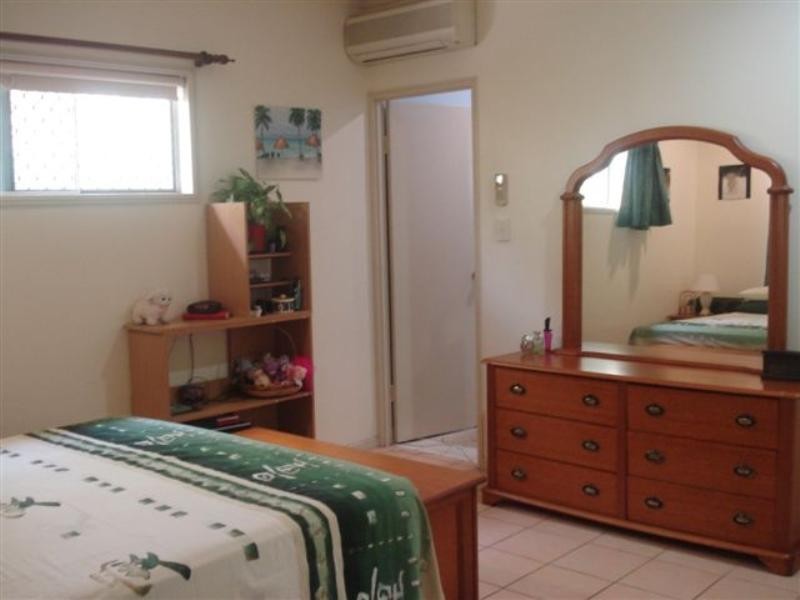 57 Rundle Street, Mount Louisa QLD 4814