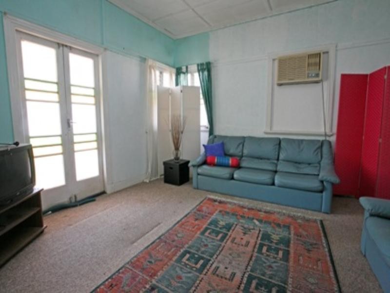 61 Marks Street, Hermit Park QLD 4812