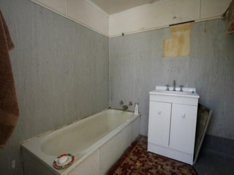 61 Marks Street, Hermit Park QLD 4812