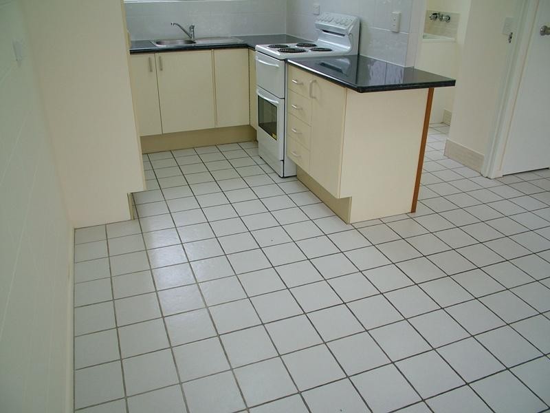 2/30 Queens Road, Railway Estate QLD 4810