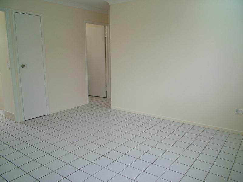 2/30 Queens Road, Railway Estate QLD 4810