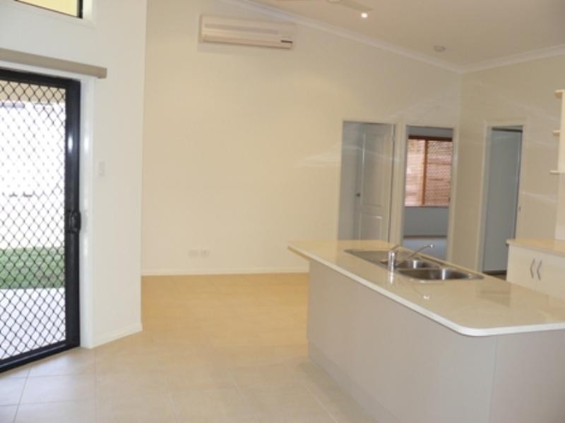 14 Parklands Drive, Mount Louisa QLD 4814