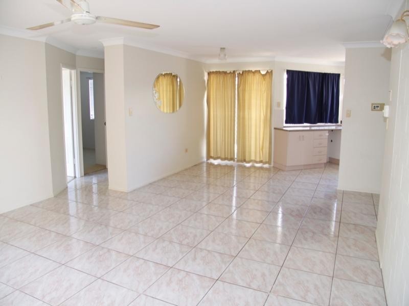 2 Courtney Street, Cranbrook QLD 4814