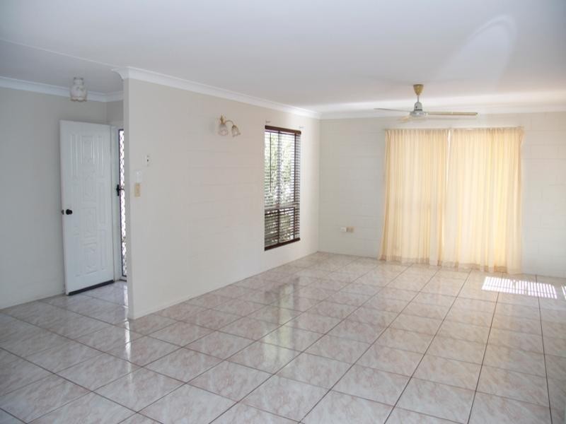 2 Courtney Street, Cranbrook QLD 4814