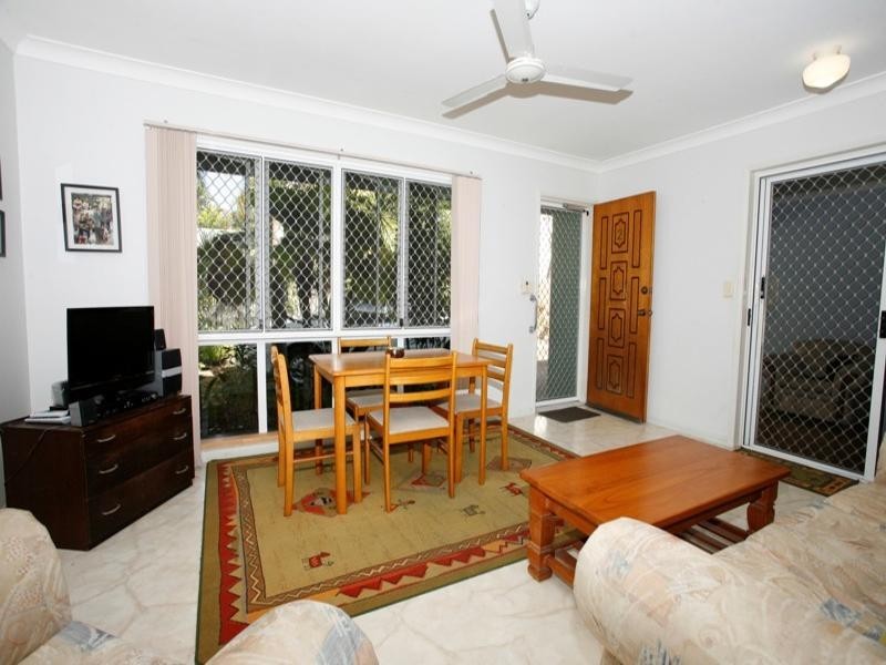2/13 Bishop Street, Belgian Gardens QLD 4810