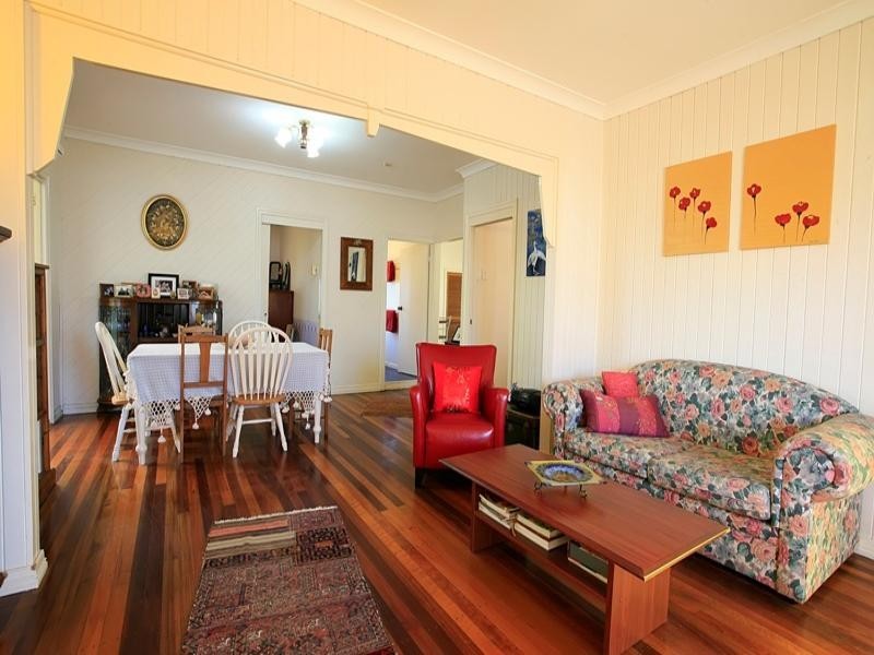 42 Carr Street, Hermit Park QLD 4812