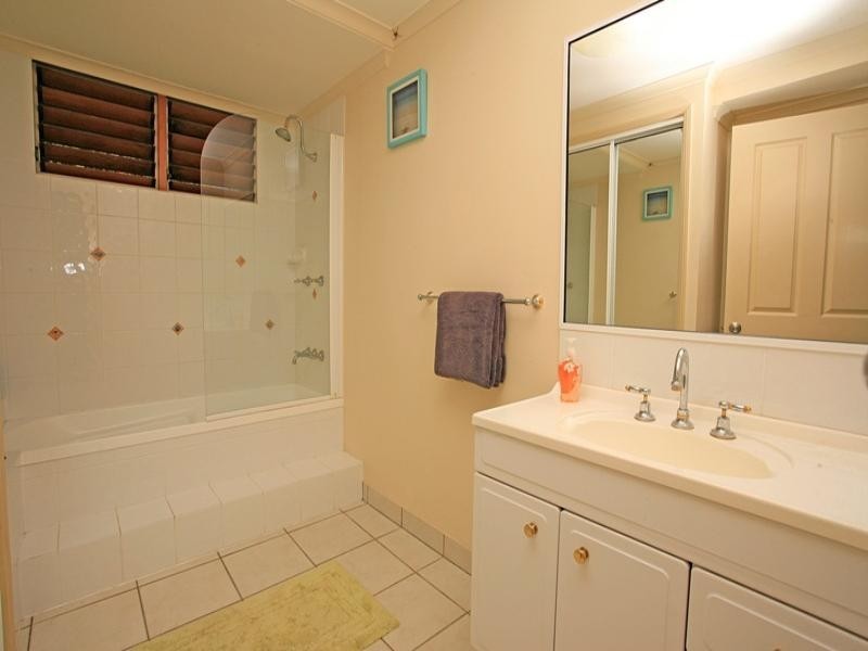 42 Carr Street, Hermit Park QLD 4812